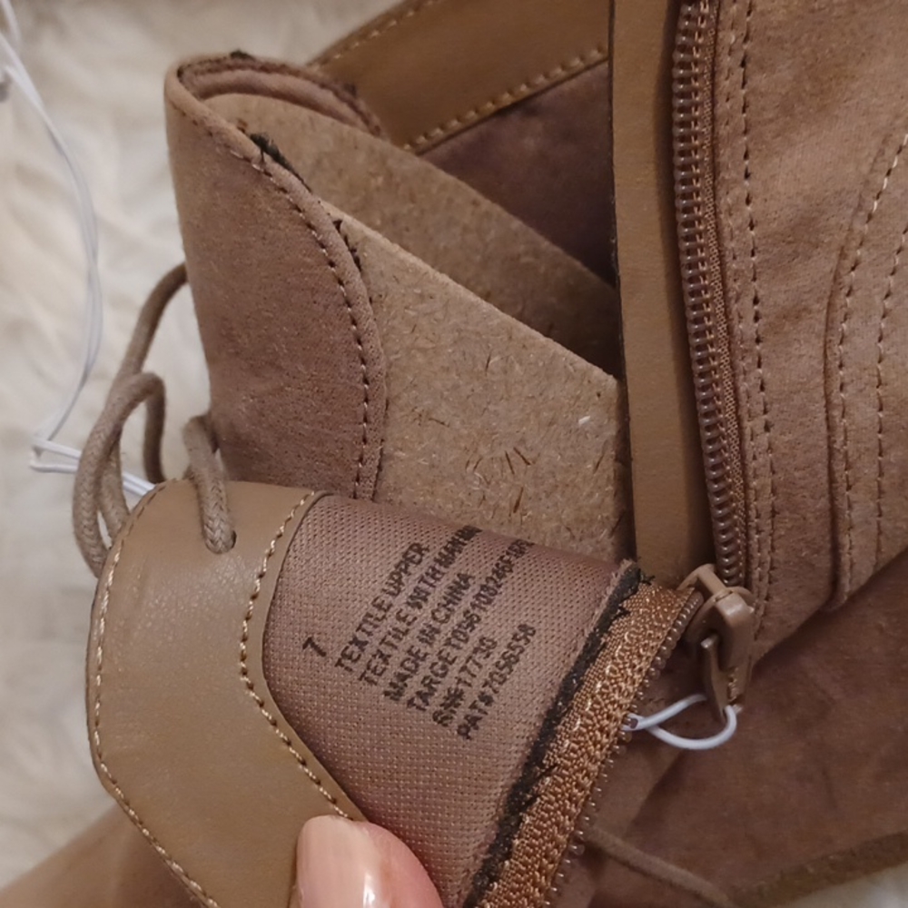 📁💼PRICE DROP TODAY 🌿🌻🌿👢NWT CUTE BOOTIES - Picture 5 of 7
